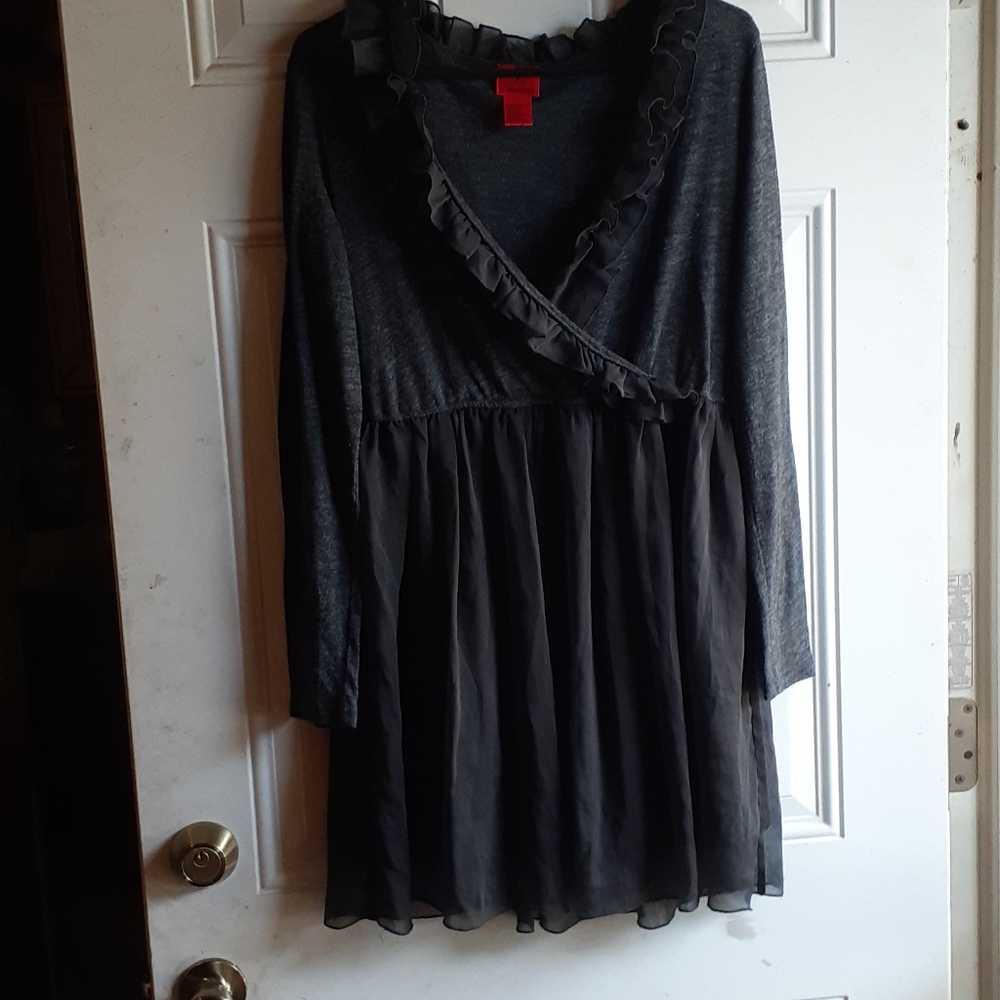 V Cristina size large grey low cut ruffle dress
